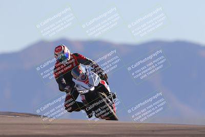 media/Nov-06-2023-Moto Forza (Mon) [[ce023d0744]]/3-Intermediate Group/Session 5 (Turn 9)/